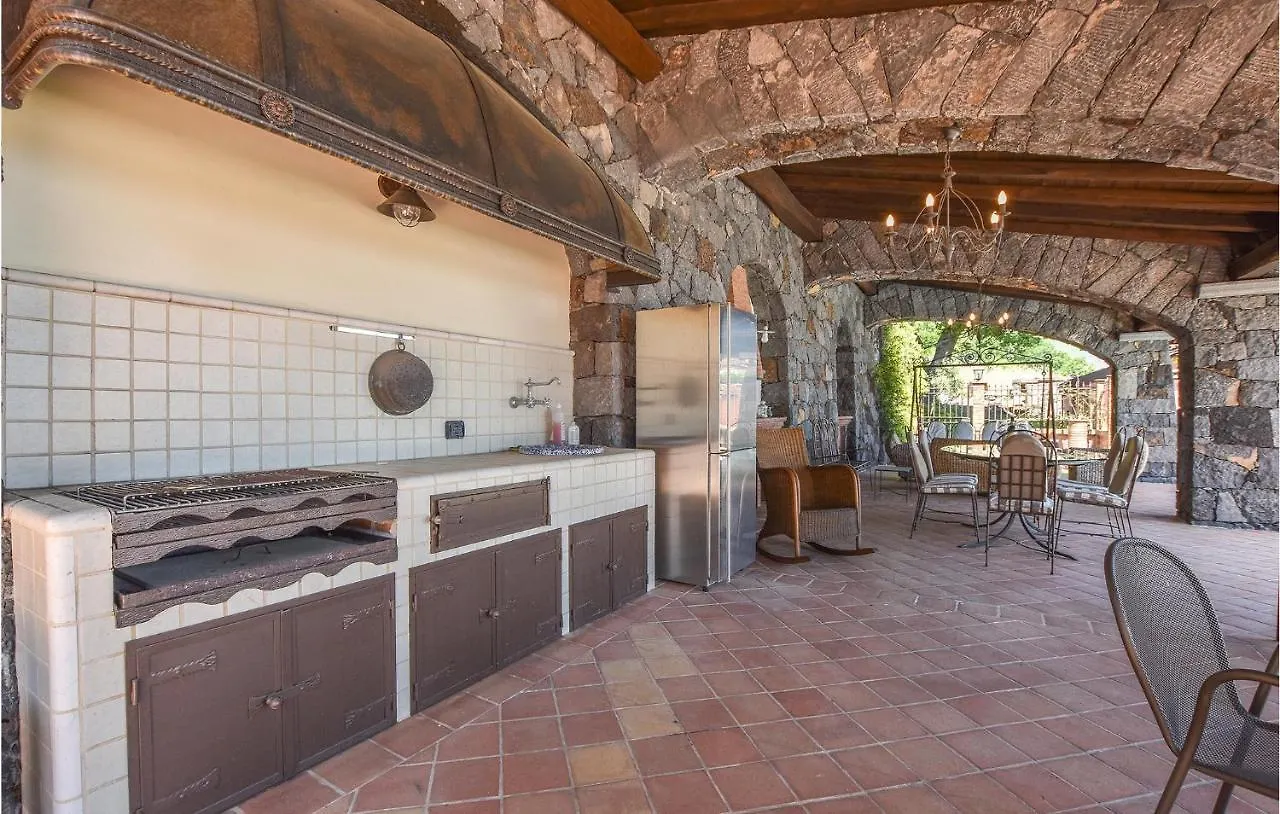 別荘 Cozy Home In Zafferana Etnea With Wifi イタリア